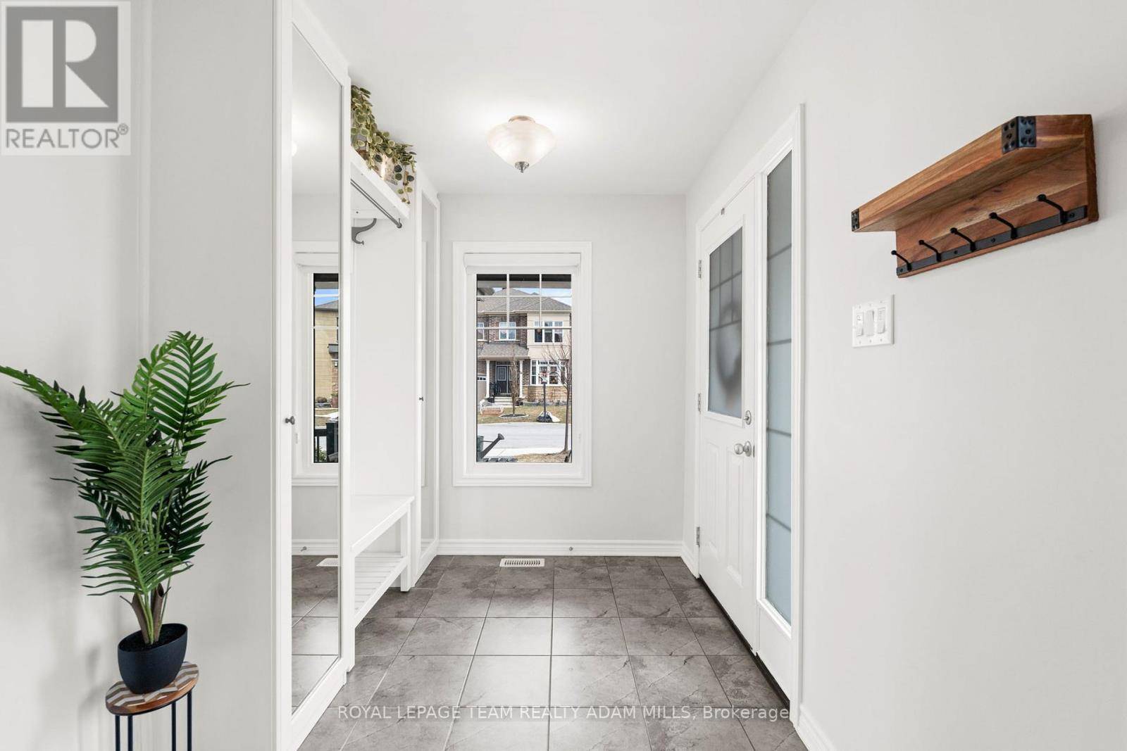 Ottawa, ON K2S0Y8,875 STALLION CRESCENT N