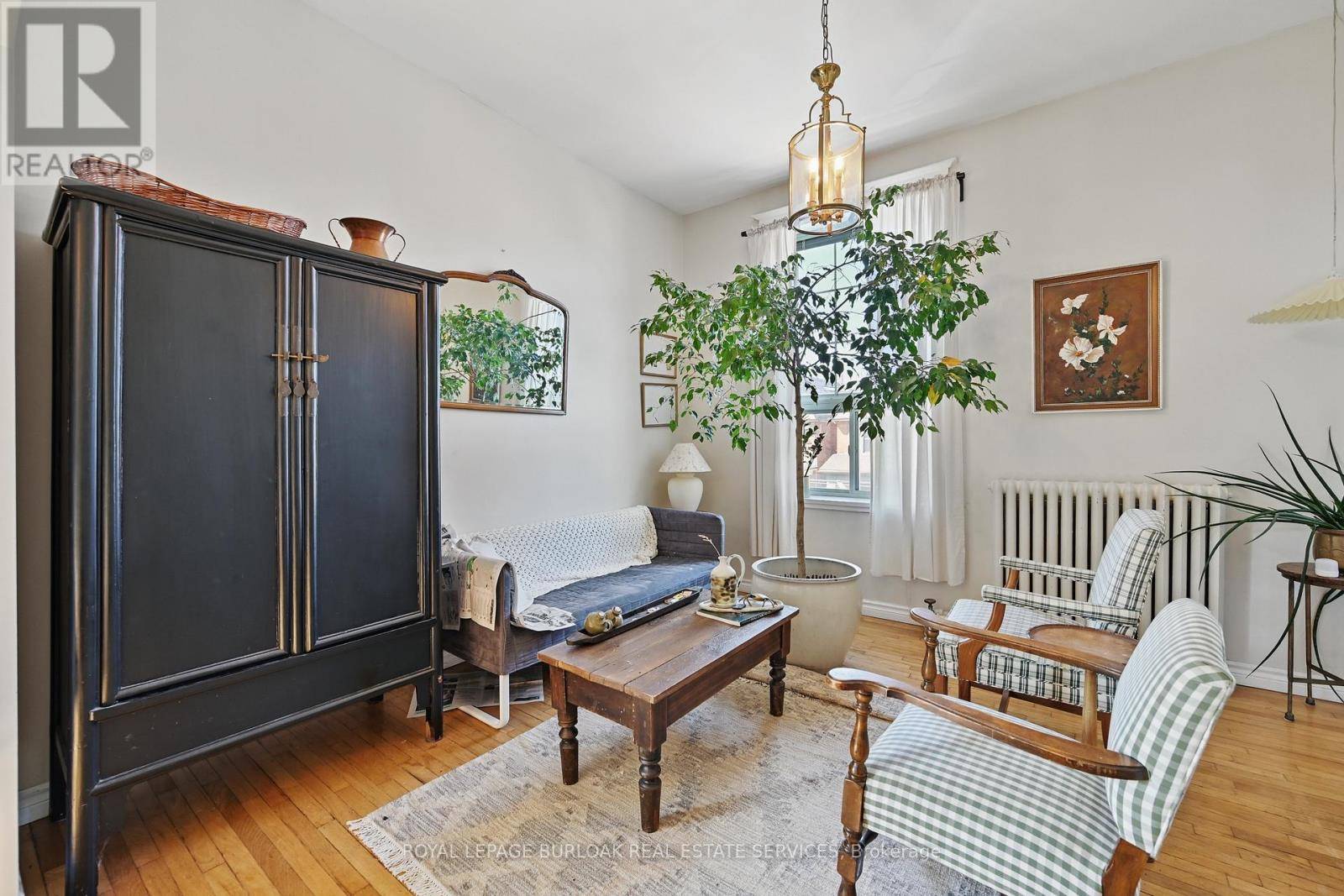 Hamilton (central), ON L8L1A3,55 BARTON STREET W