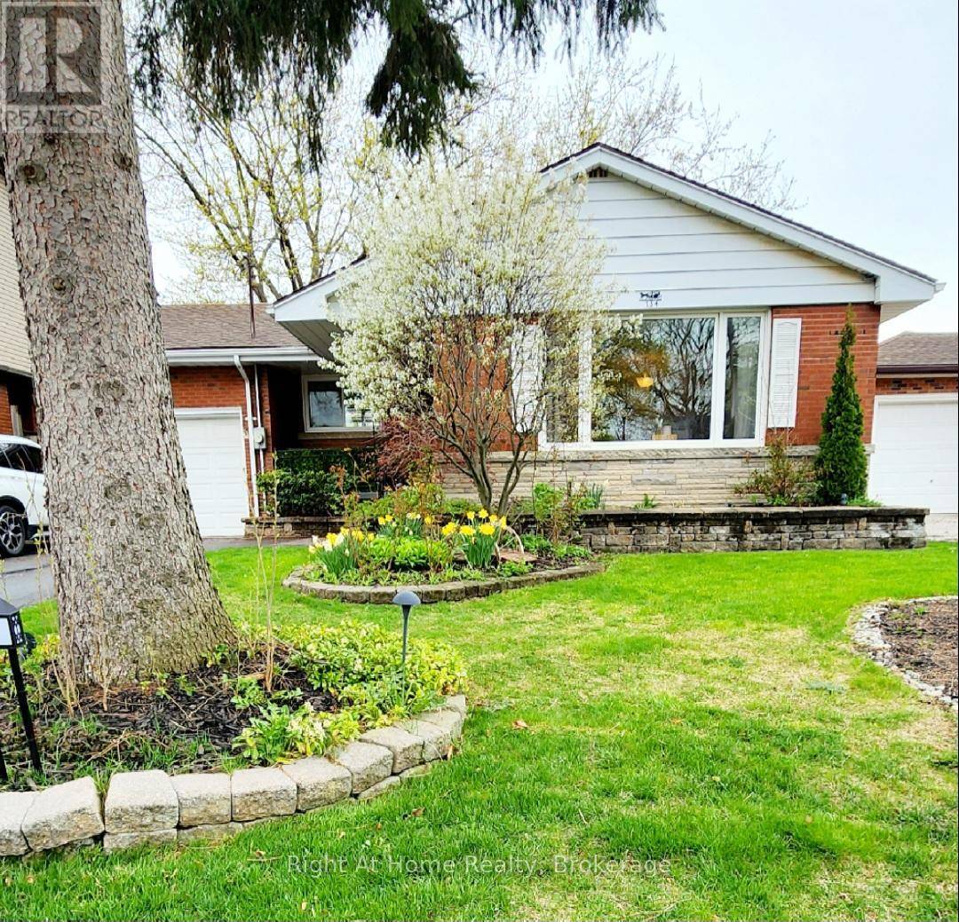 Hamilton (westcliffe), ON L9C5A3,134 WEST 27TH STREET