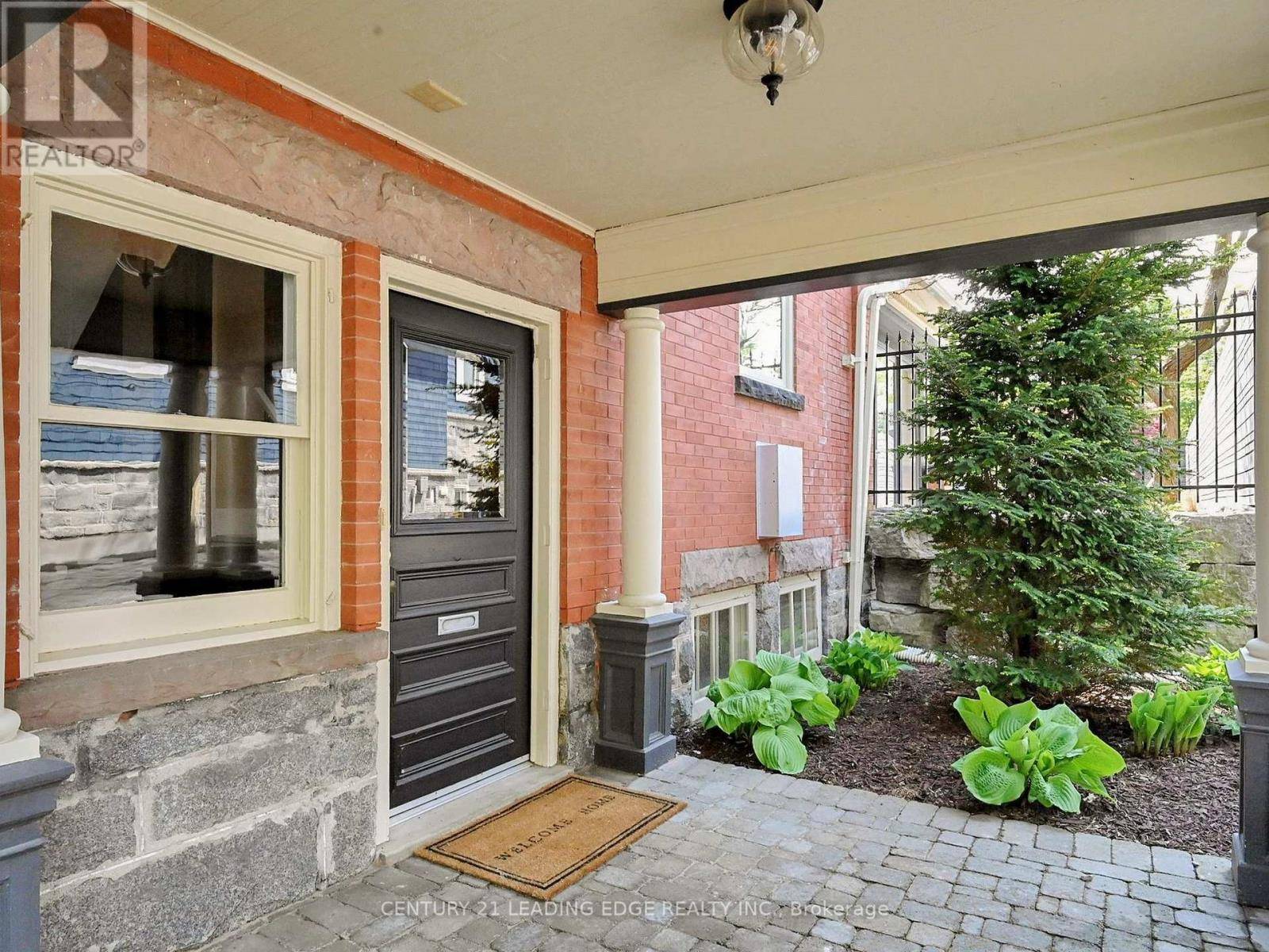 Cambridge, ON N1S2W1,18 BRANT ROAD N