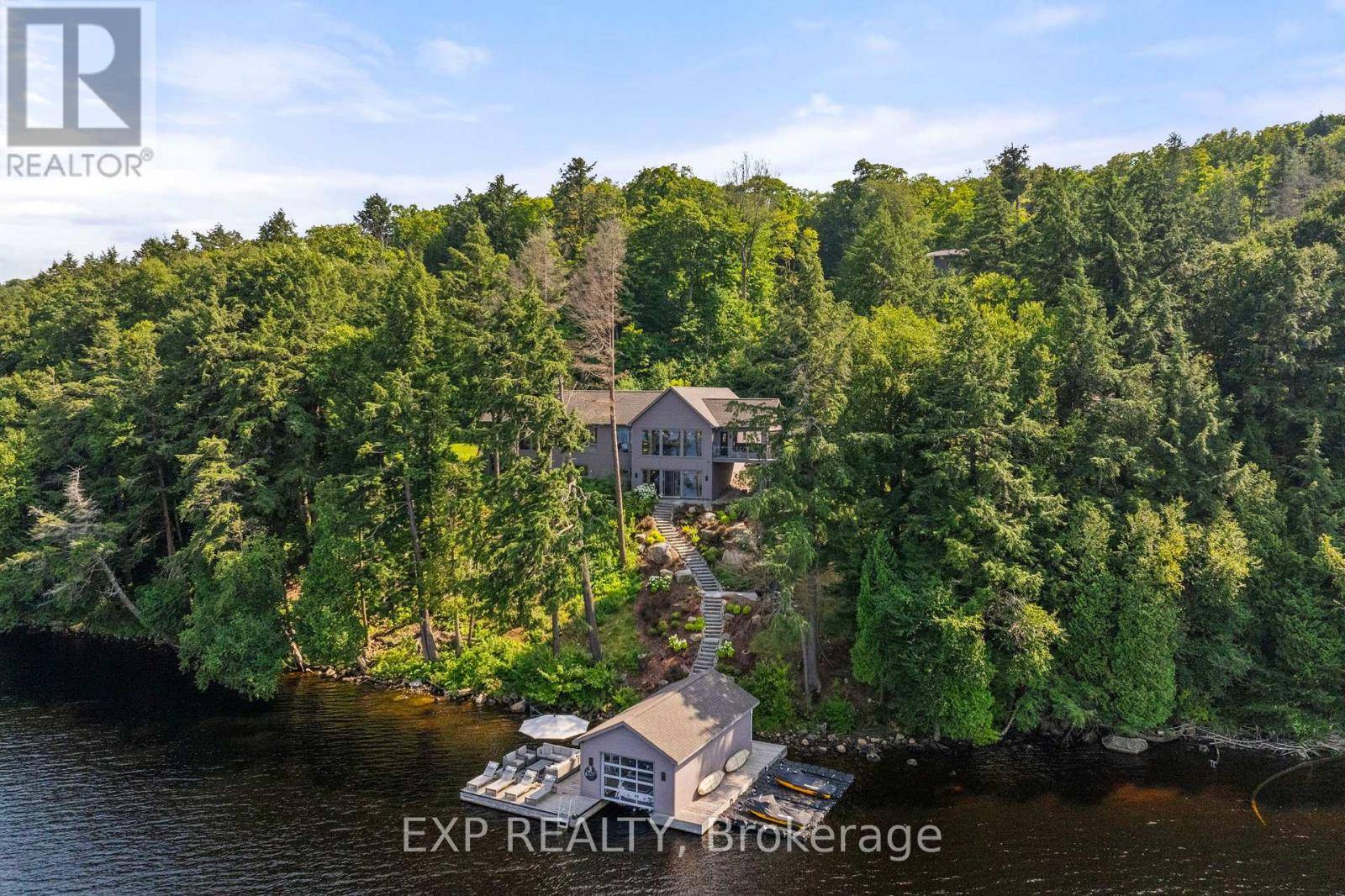 Huntsville (stisted), ON P1H2J2,124 CLAREN CRESCENT