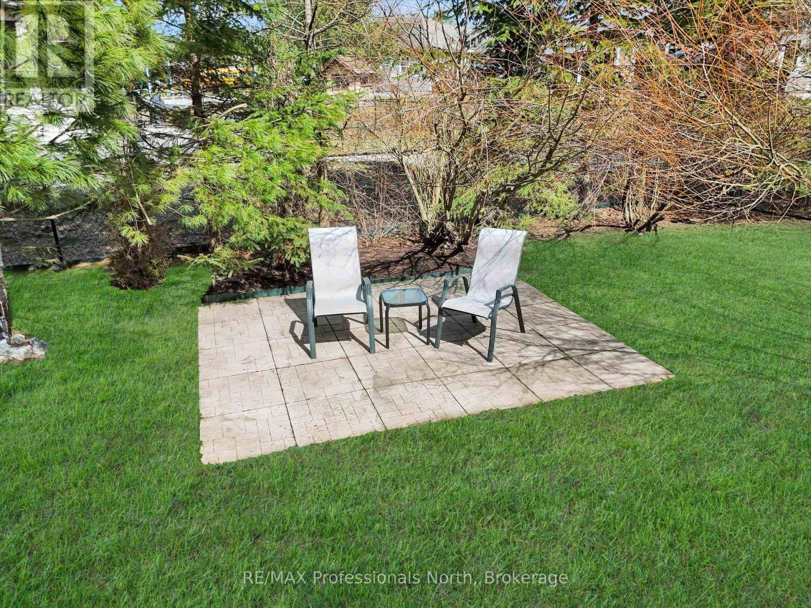 Bracebridge (macaulay), ON P1L0A3,3 CLEARSTREAM COURT
