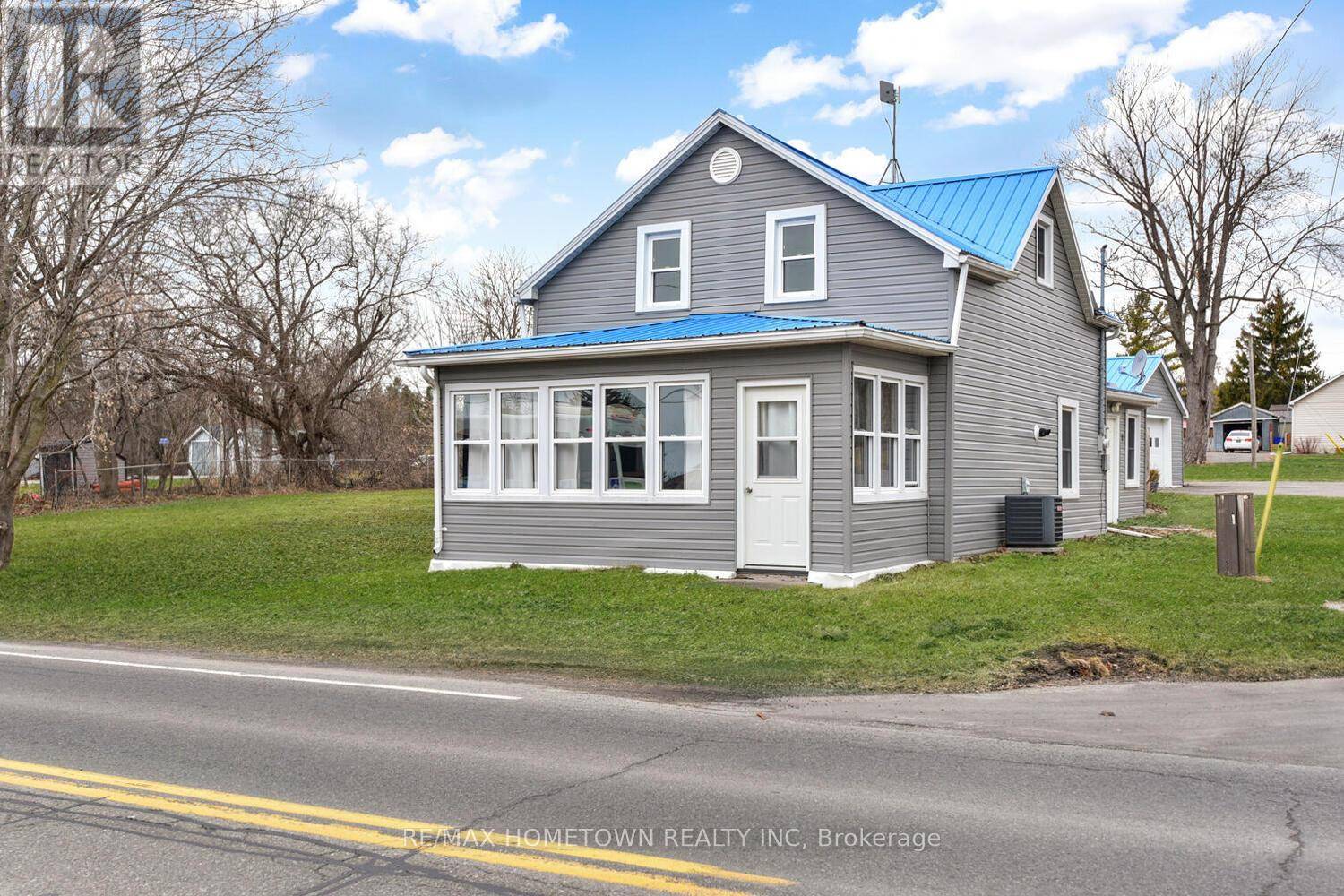 Prescott, ON K0E1T1,8 REILLY STREET