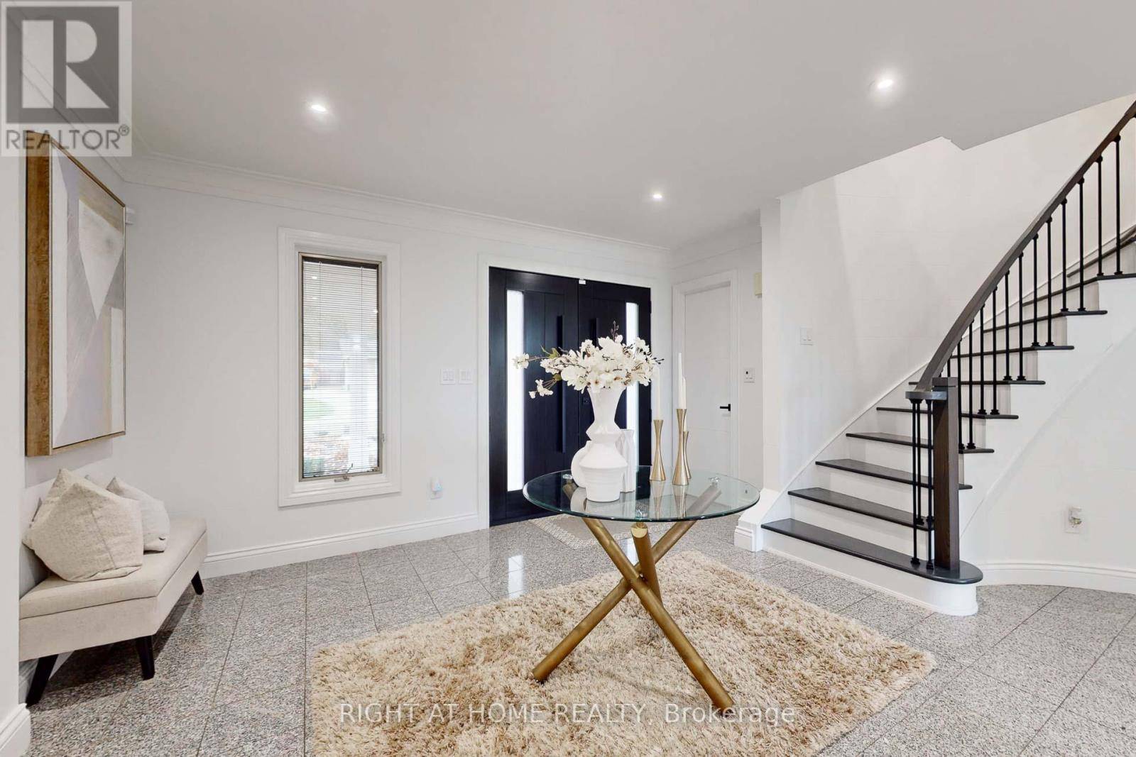 Hamilton (greensville), ON L9H4W4,34 MAPLE AVENUE