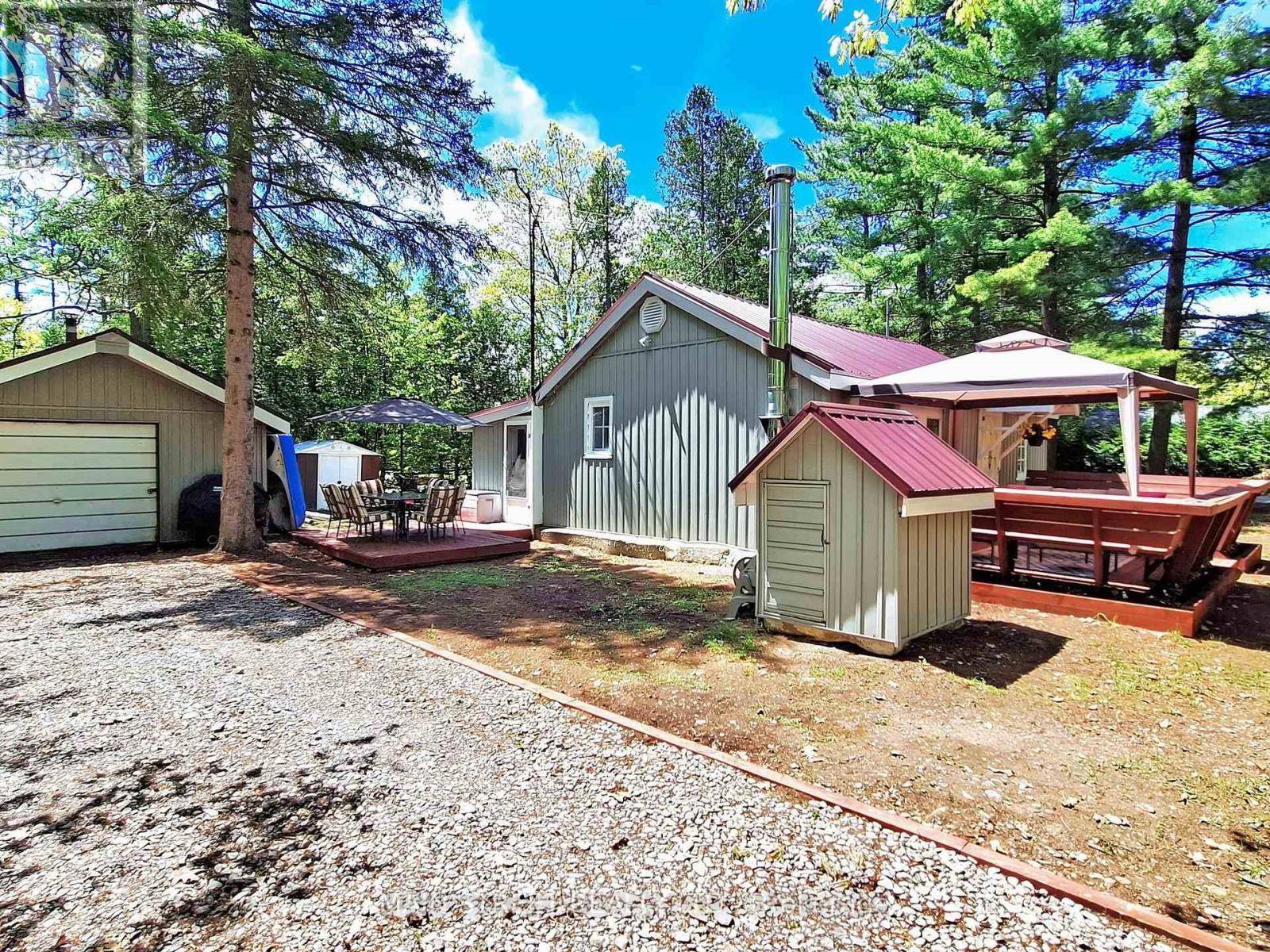Kawartha Lakes (verulam), ON K0M1N0,2 CEDARHURST AVENUE