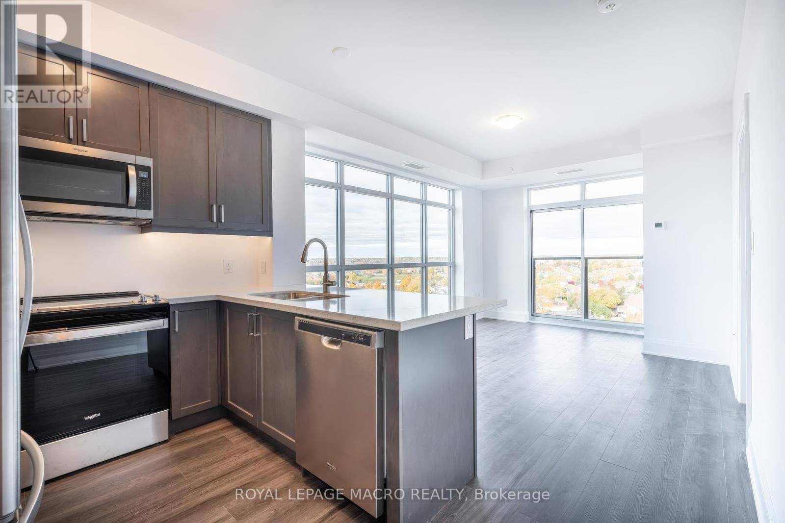 Hamilton (waterdown), ON L8B2A6,450 Dundas ST East #902