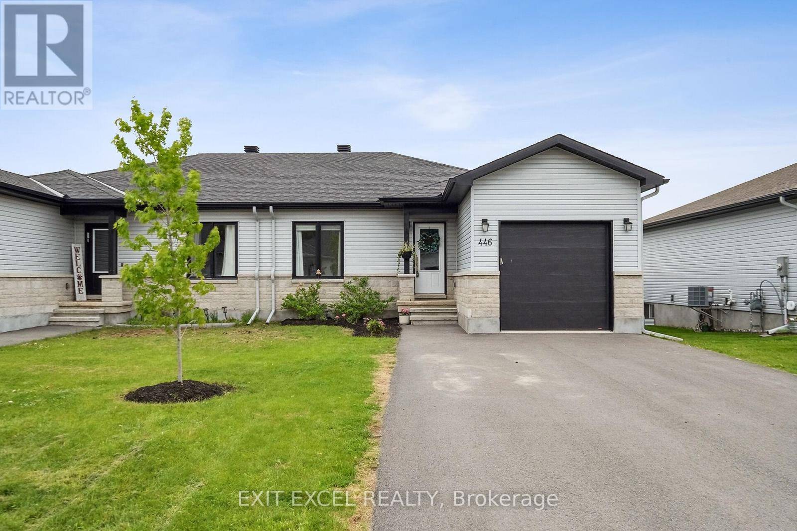 North Dundas, ON K0C2K0,446 ARORA CRESCENT