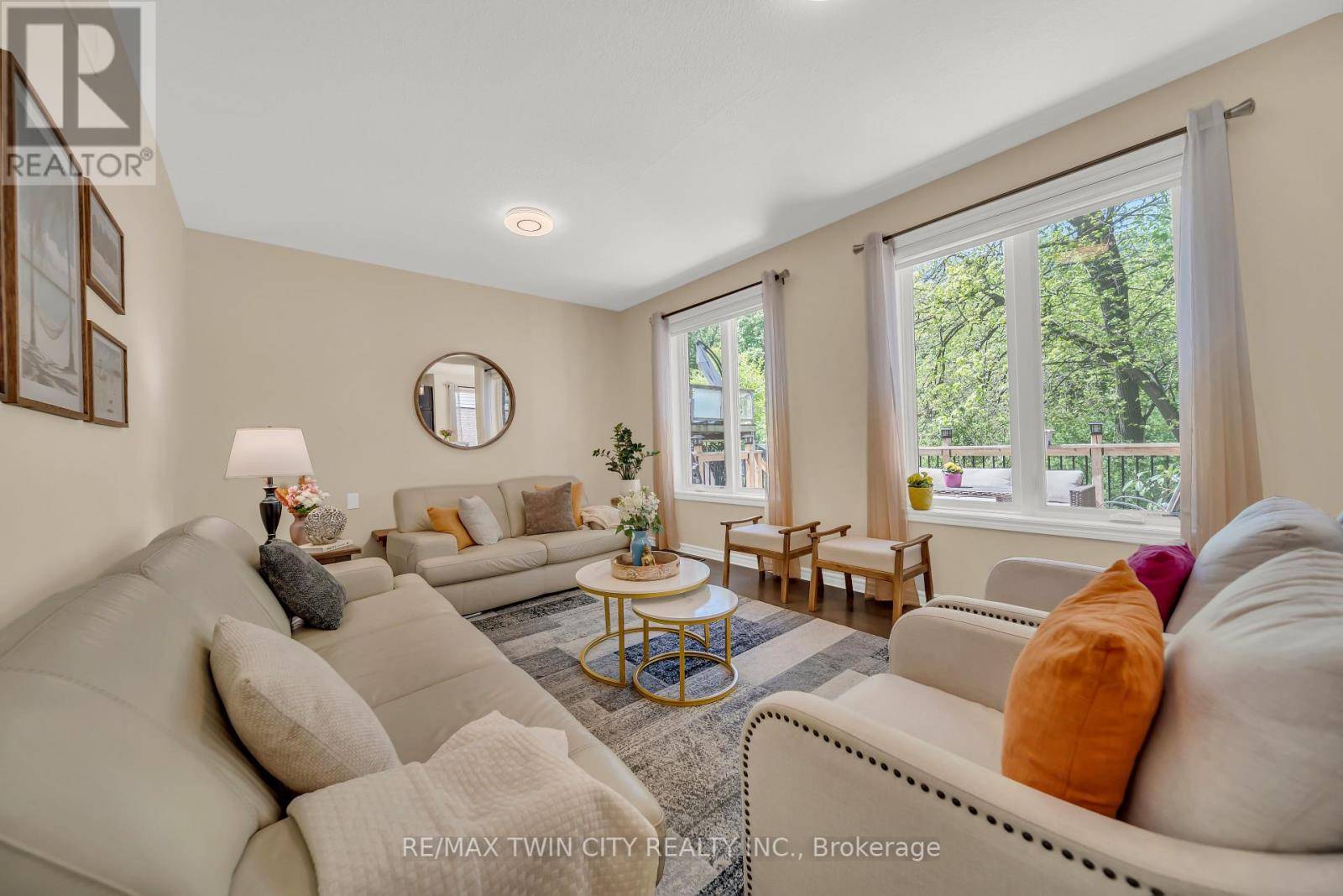 Kitchener, ON N2A4M4,437 ZELLER DRIVE