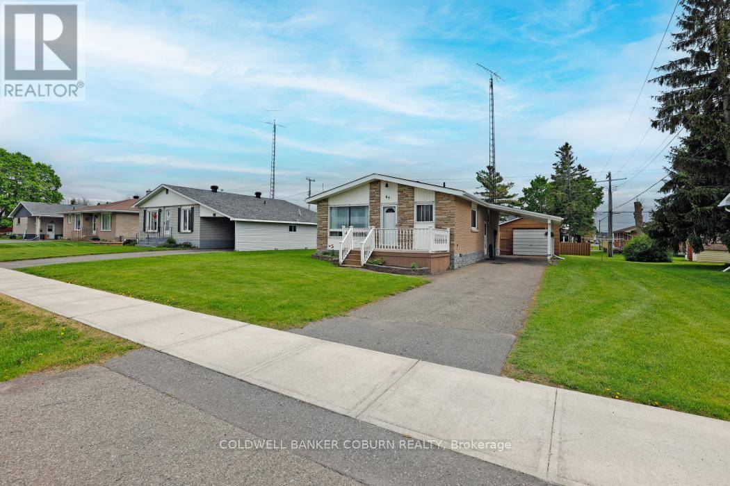 South Dundas, ON K0C1X0,65 FIFTH STREET