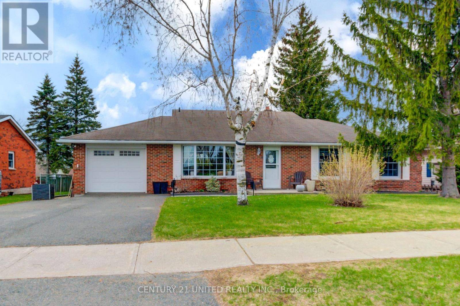 Trent Hills (campbellford), ON K0L1L0,233 MARKET STREET