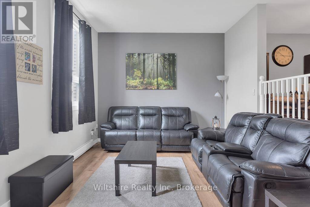 Tillsonburg, ON N4G4N4,129 Concession ST East #31
