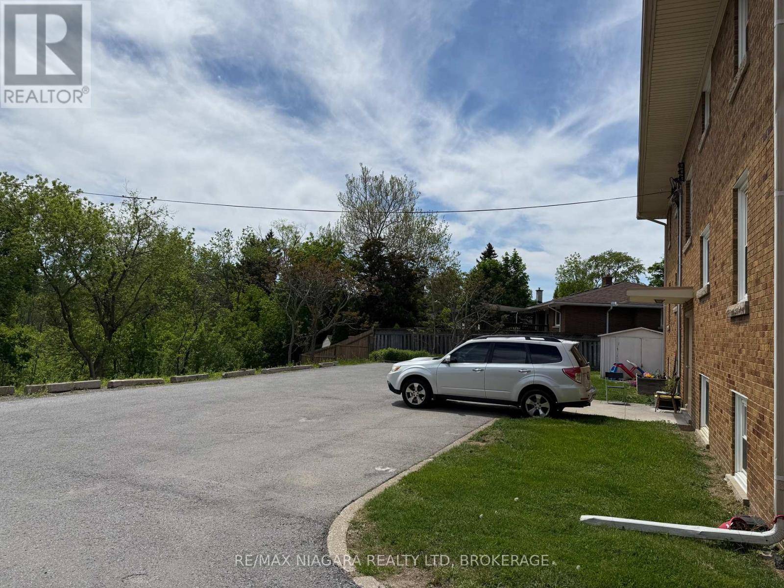 St. Catharines (glendale/glenridge), ON L2T3L5,9 Riverview BLVD #4