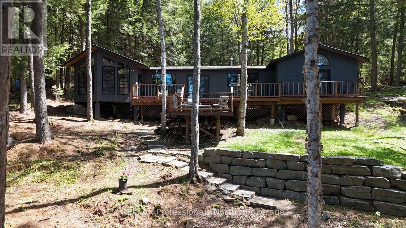 Highlands East (glamorgan), ON K0M1S0,1132 SAPPHIRE (KOSHLONG LAKE) DRIVE