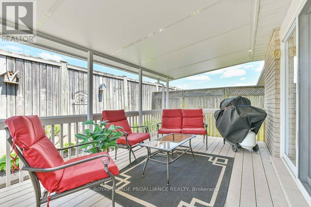 Belleville (belleville Ward), ON K8N5Y2,60 HEMLOCK CRESCENT