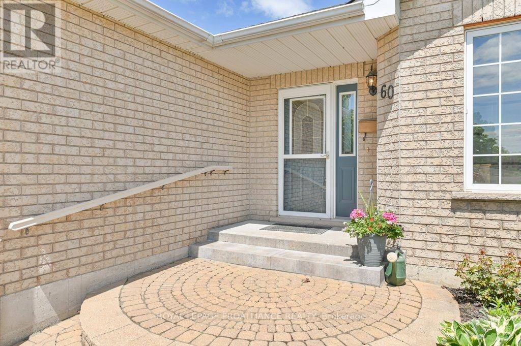 Belleville (belleville Ward), ON K8N5Y2,60 HEMLOCK CRESCENT