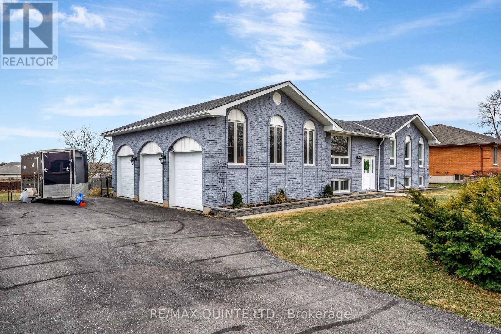 Belleville (thurlow Ward), ON K8N4Z5,94 CLOVERLEAF DRIVE