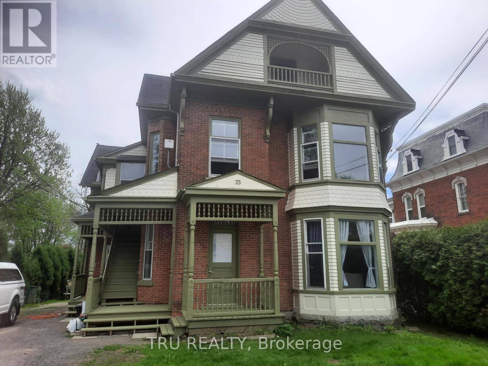 South Dundas, ON K0C1X0,33 LAKESHORE DRIVE
