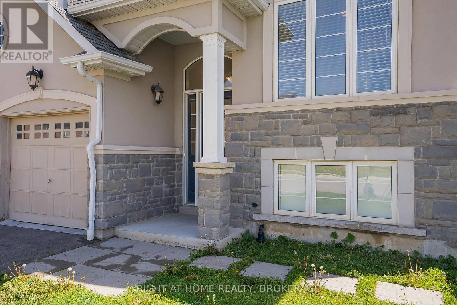 Hamilton (ancaster), ON L9K0H5,19 ROBARTS DRIVE