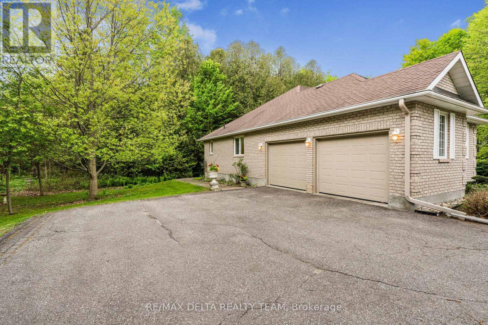 Ottawa, ON K4P1N1,6316 ELKWOOD DRIVE