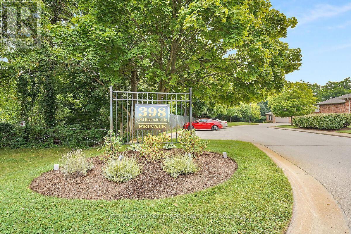 London North (north N), ON N6H4T3,398 Old Riverside DR #6