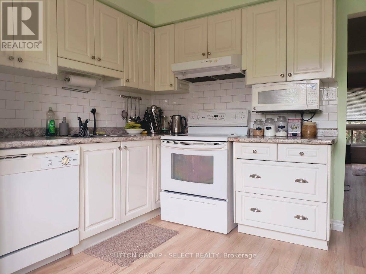 London South (south R), ON N6C5T7,35 Waterman AVE #97