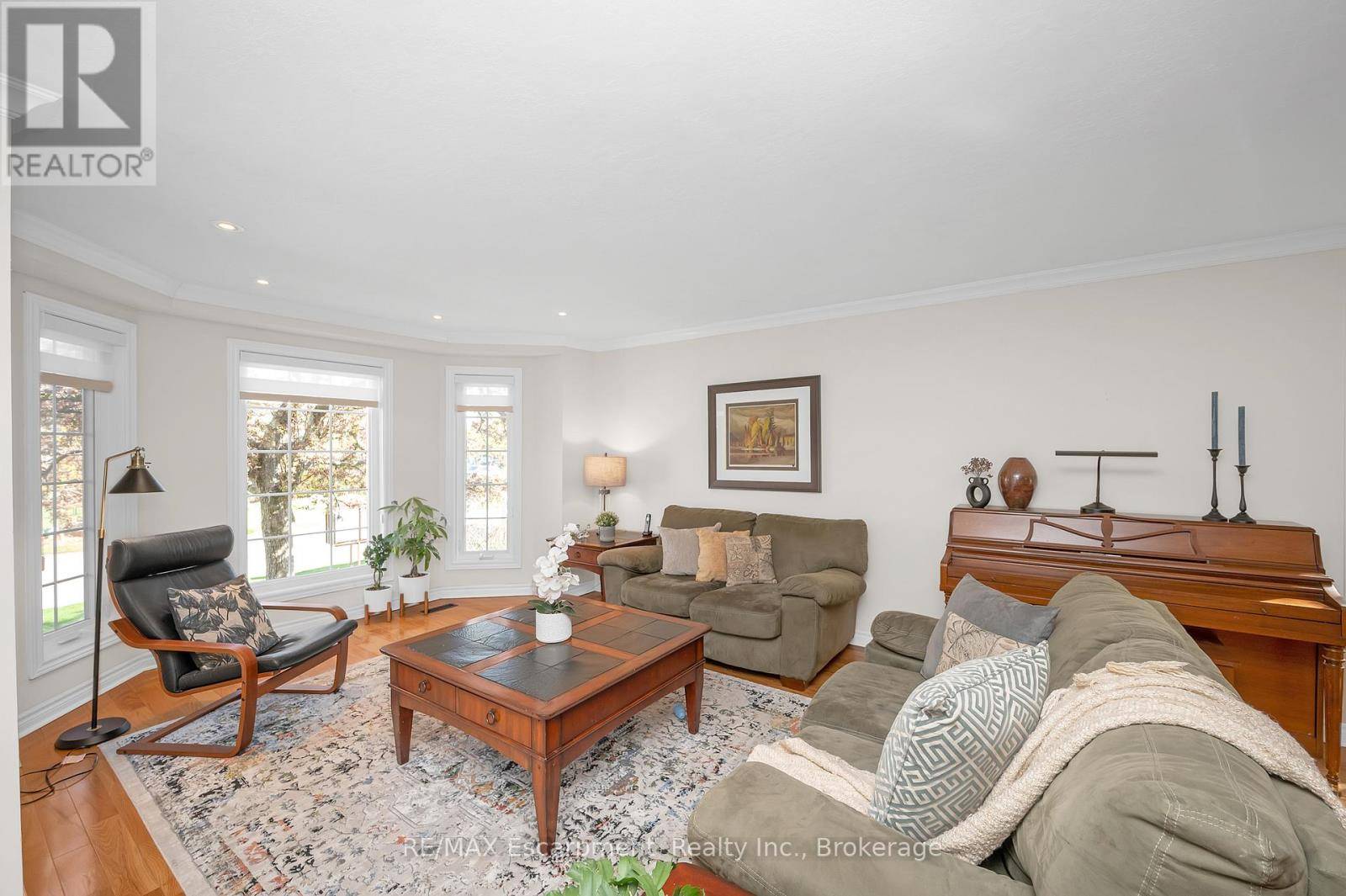 Hamilton (stoney Creek), ON L8E4Z9,22 WATERFORD CRESCENT