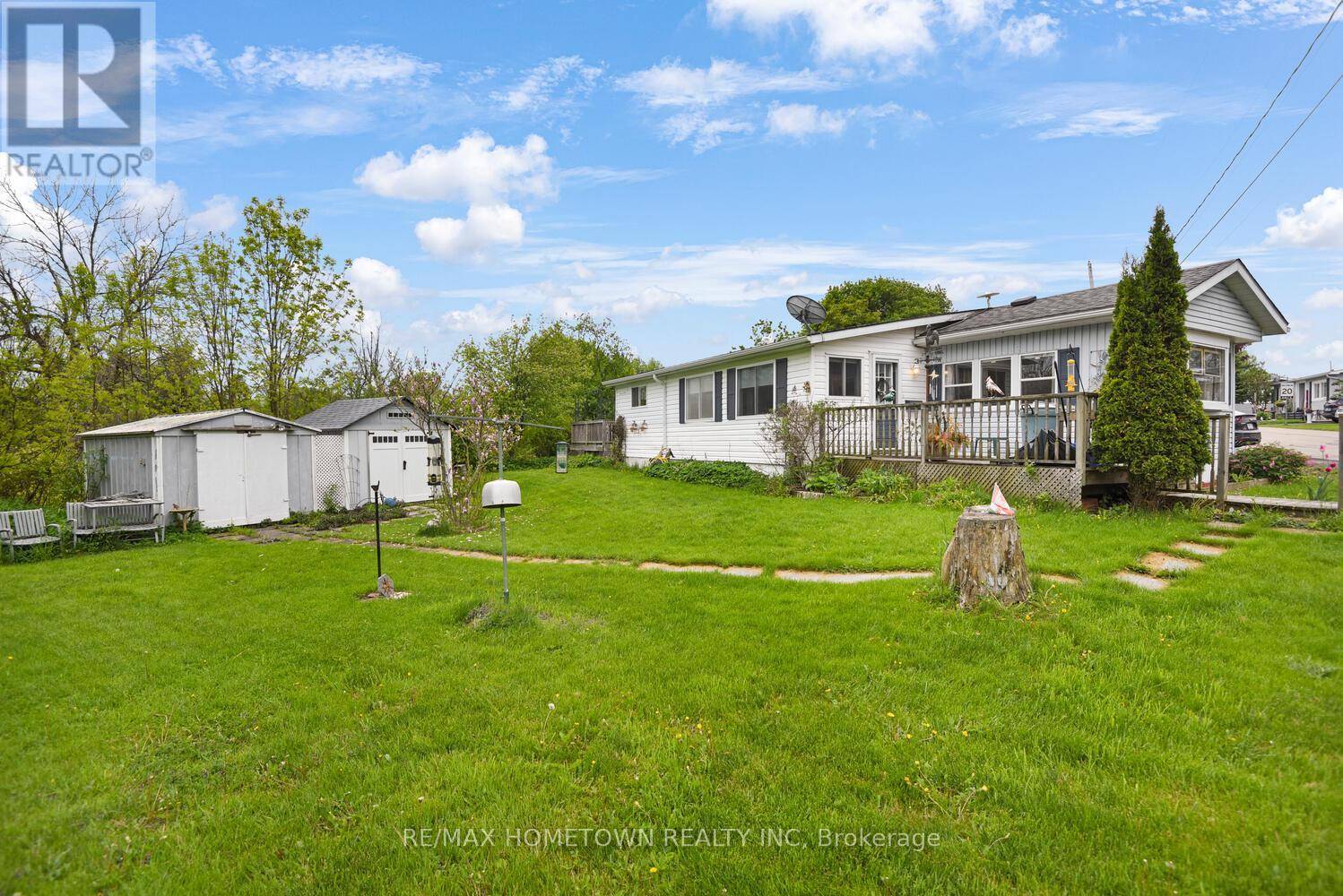 Elizabethtown-kitley, ON K6B7B5,1871 Oxford AVE #23