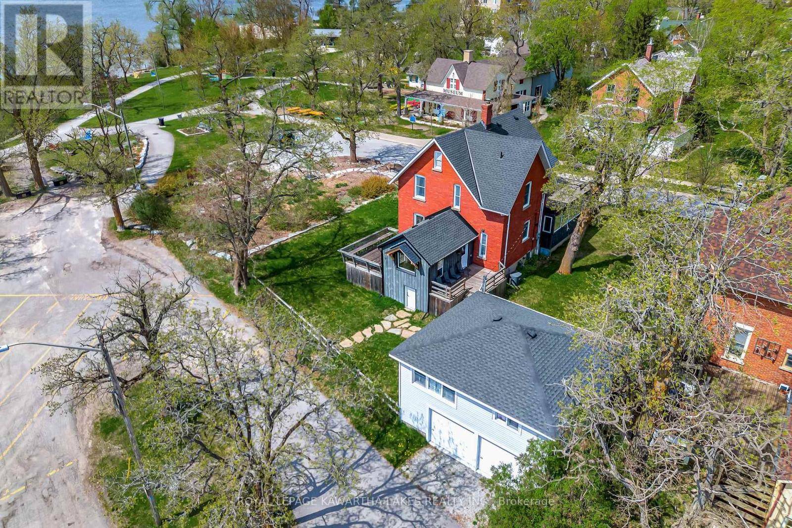 Kawartha Lakes (fenelon Falls), ON K0M1N0,45 OAK STREET