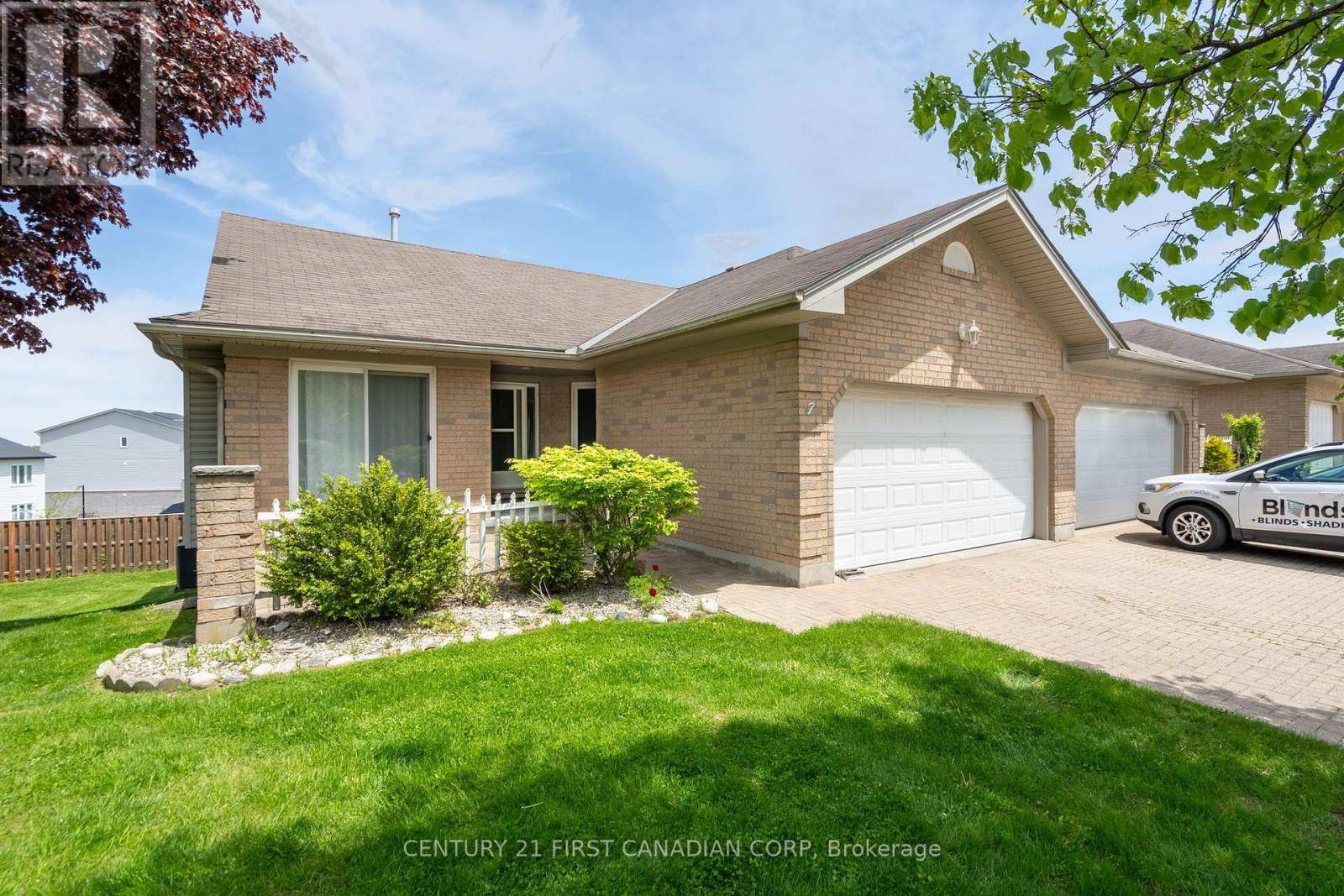 London South (south J), ON N5Z5C5,861 Shelborne ST #7