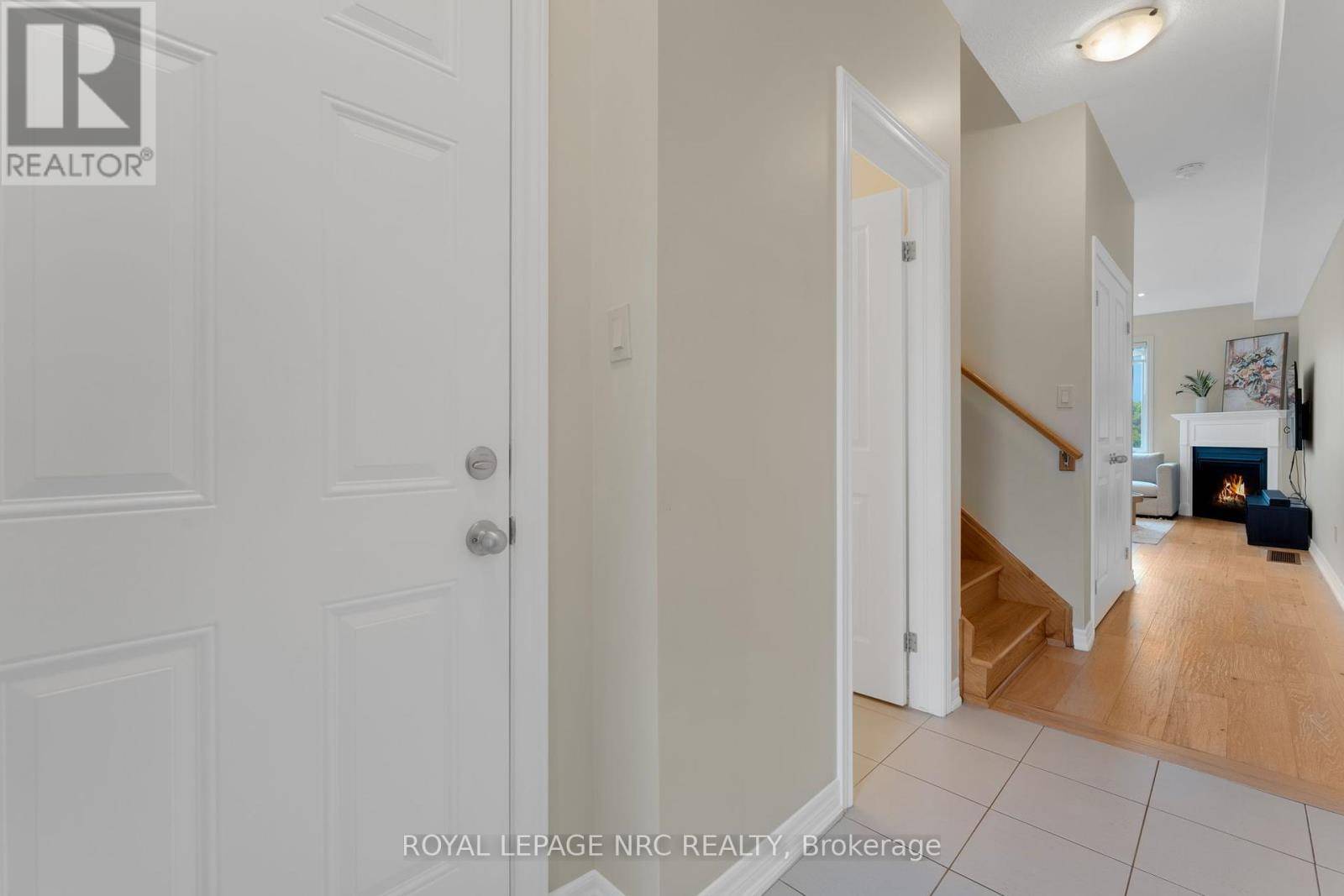Hamilton (stoney Creek), ON L8E0J8,21 PINOT CRESCENT