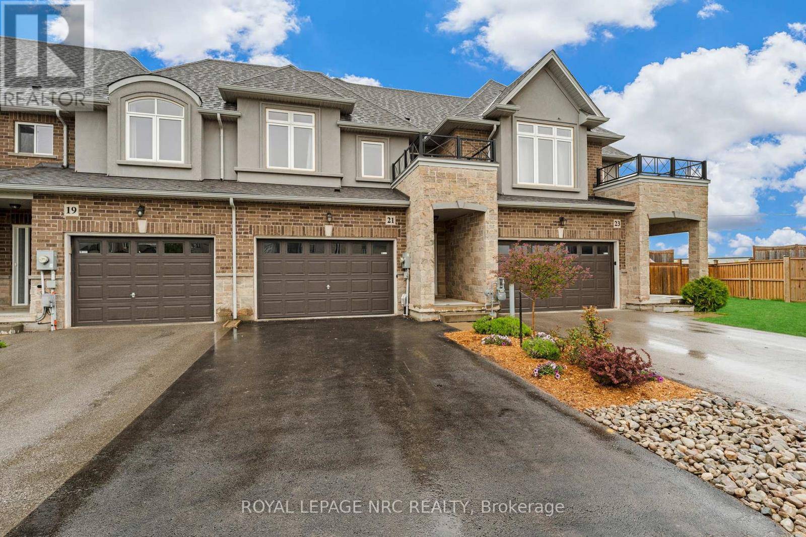 Hamilton (stoney Creek), ON L8E0J8,21 PINOT CRESCENT