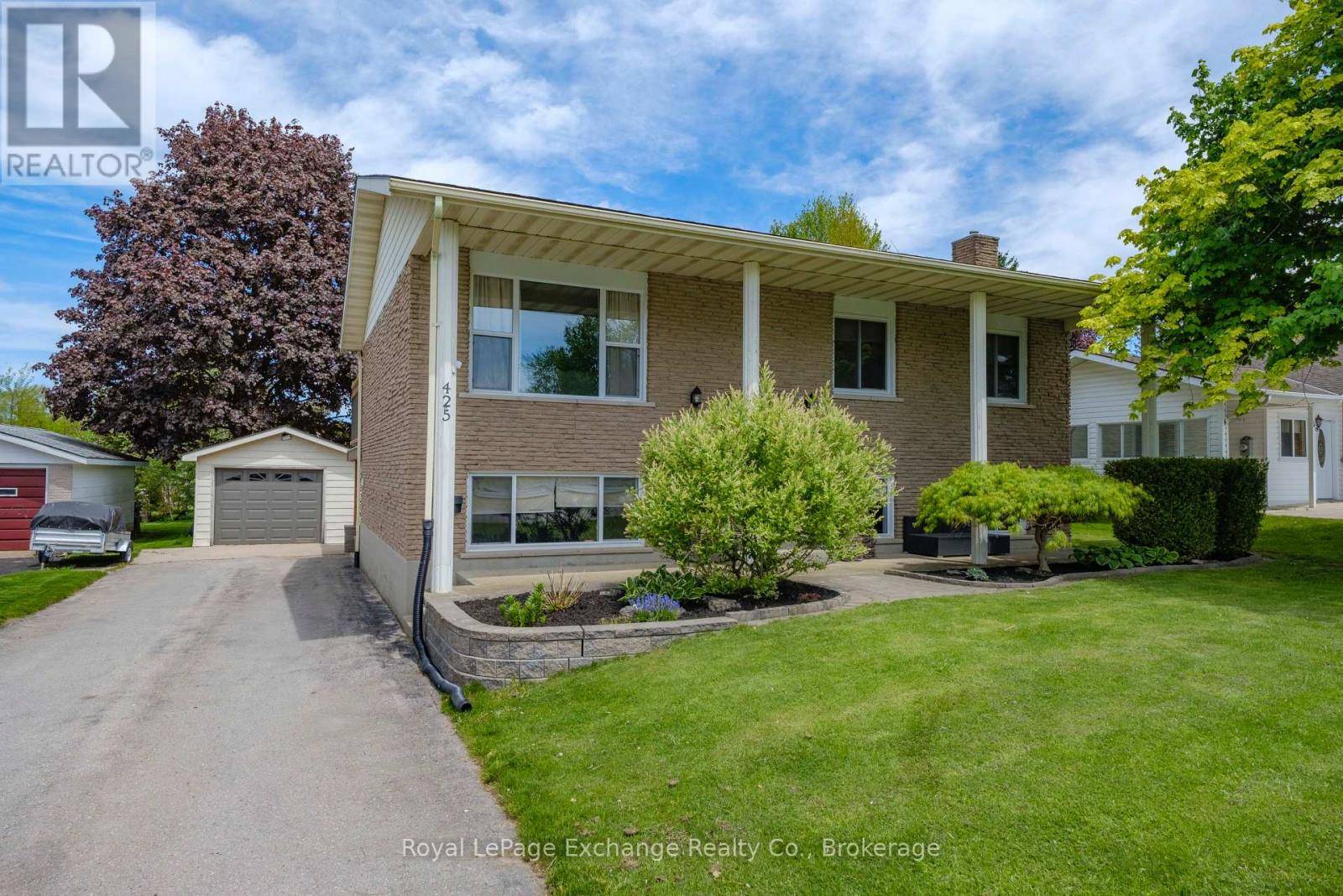 Huron-kinloss (lucknow), ON N0G2H0,425 ELGIN STREET