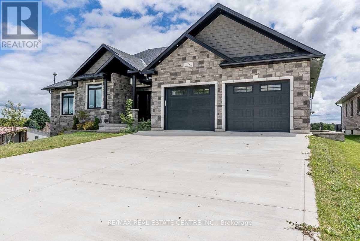 Minto, ON N0G1M0,25 NELSON STREET