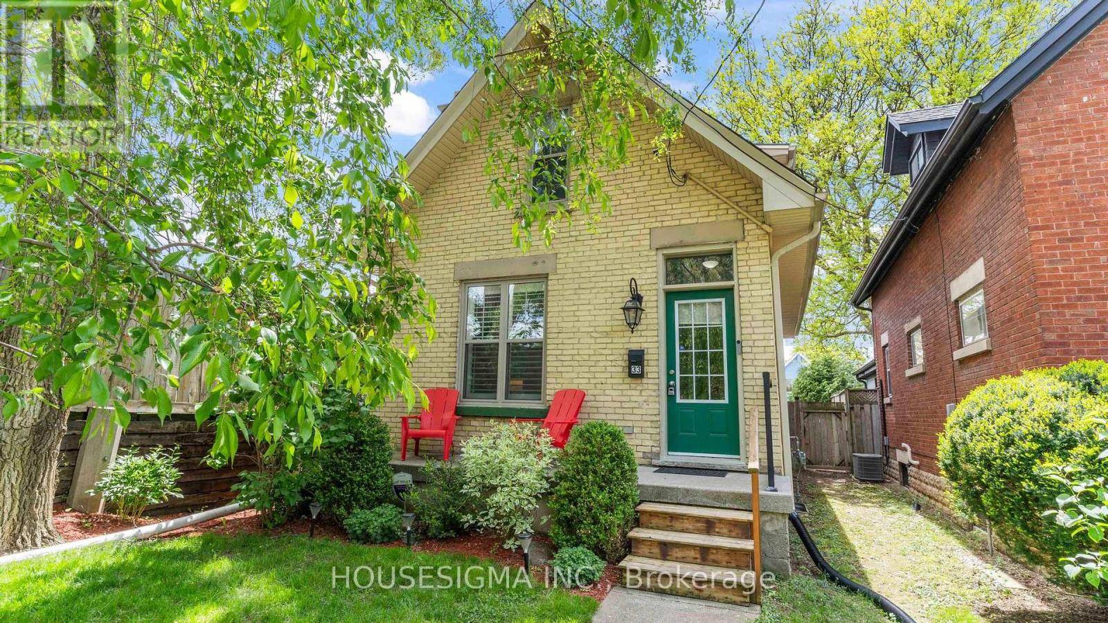 London East (east B), ON N5Y3M8,33 CARLTON AVENUE