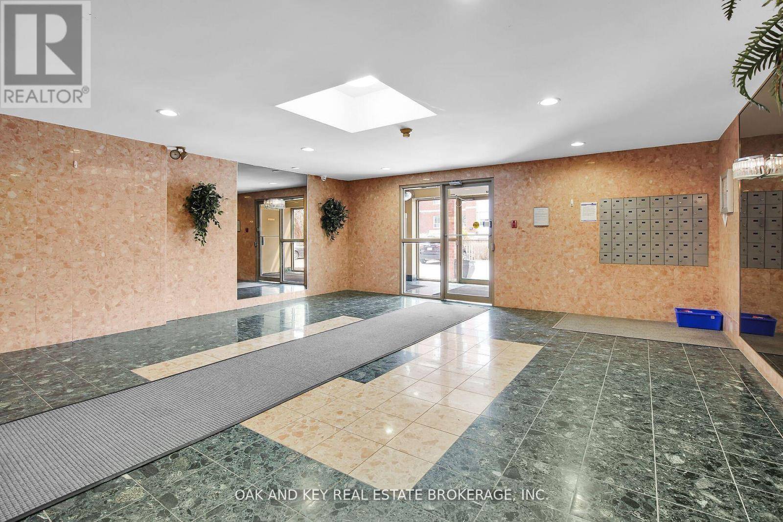 London South (south E), ON N6J1V5,77 BASELINE RD West #402