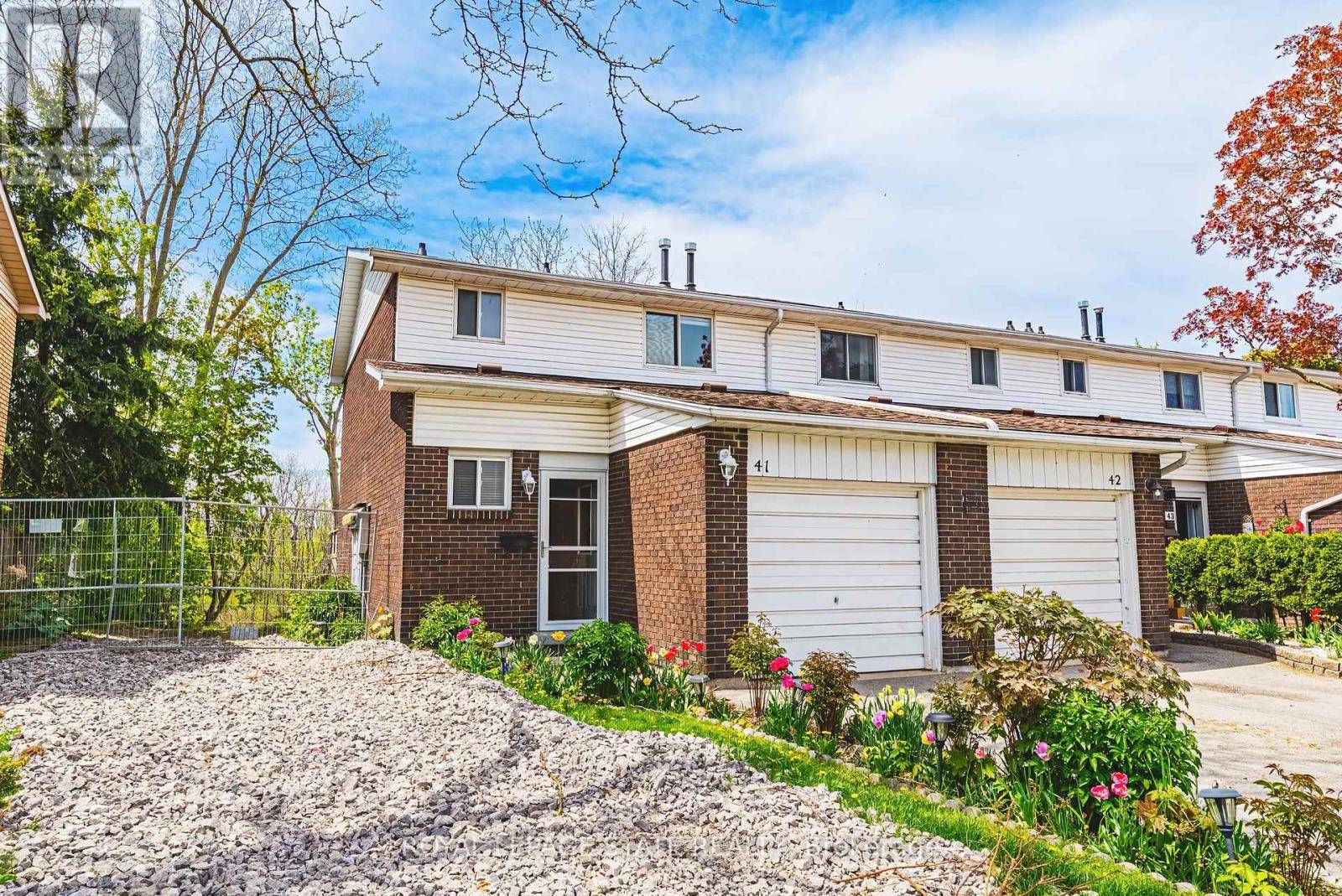 Hamilton (vincent), ON L8K6J1,100 Quigley RD #41