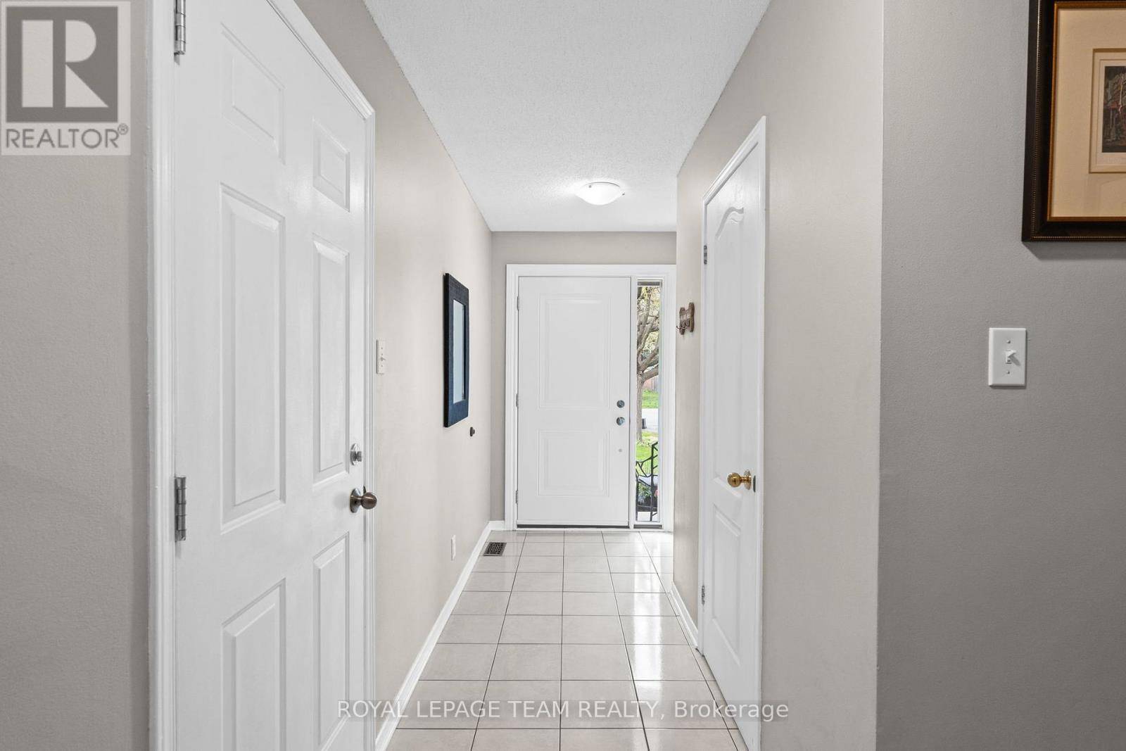 Ottawa, ON K2J4B6,32 WHITEGATE CRESCENT