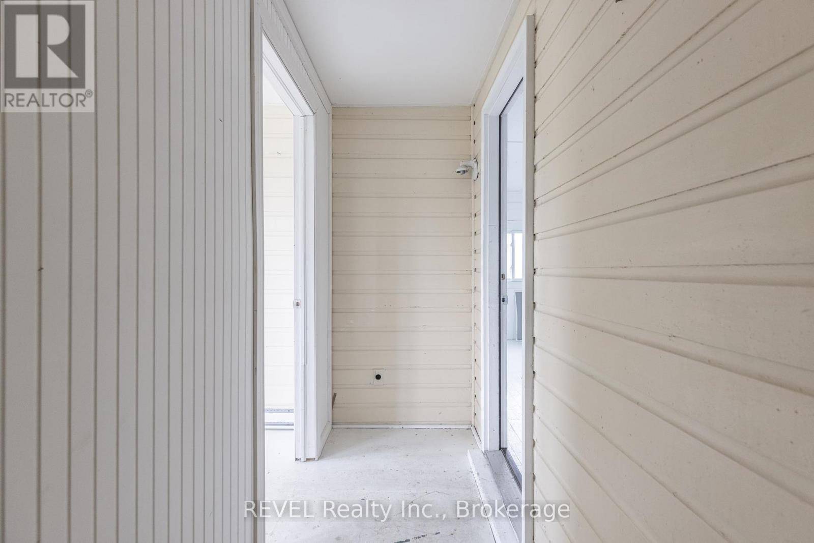 Fort Erie (ridgeway), ON L0S1N0,3042 BETHUNE AVENUE