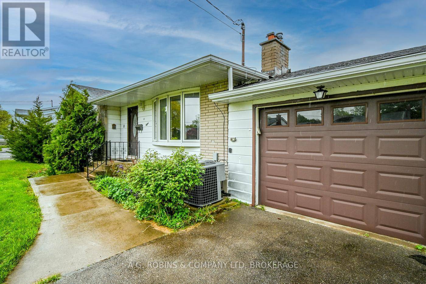 Fort Erie (lakeshore), ON L2A3Z8,8 MADISON STREET
