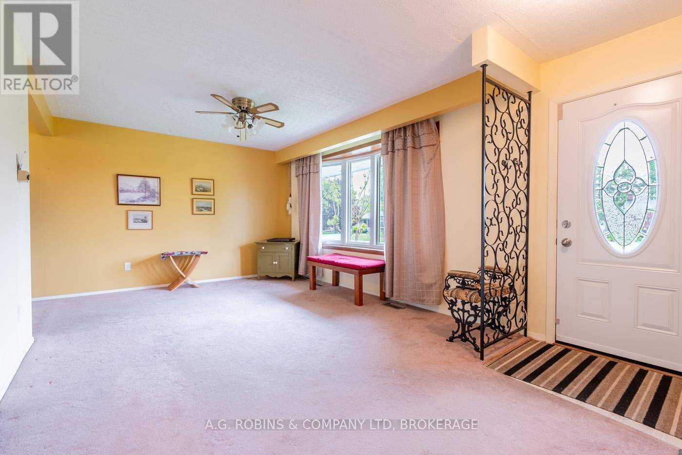 Fort Erie (lakeshore), ON L2A3Z8,8 MADISON STREET