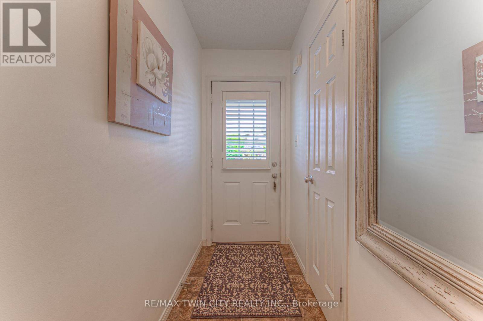 Kitchener, ON N2A0A8,513 BEAUMONT CRESCENT