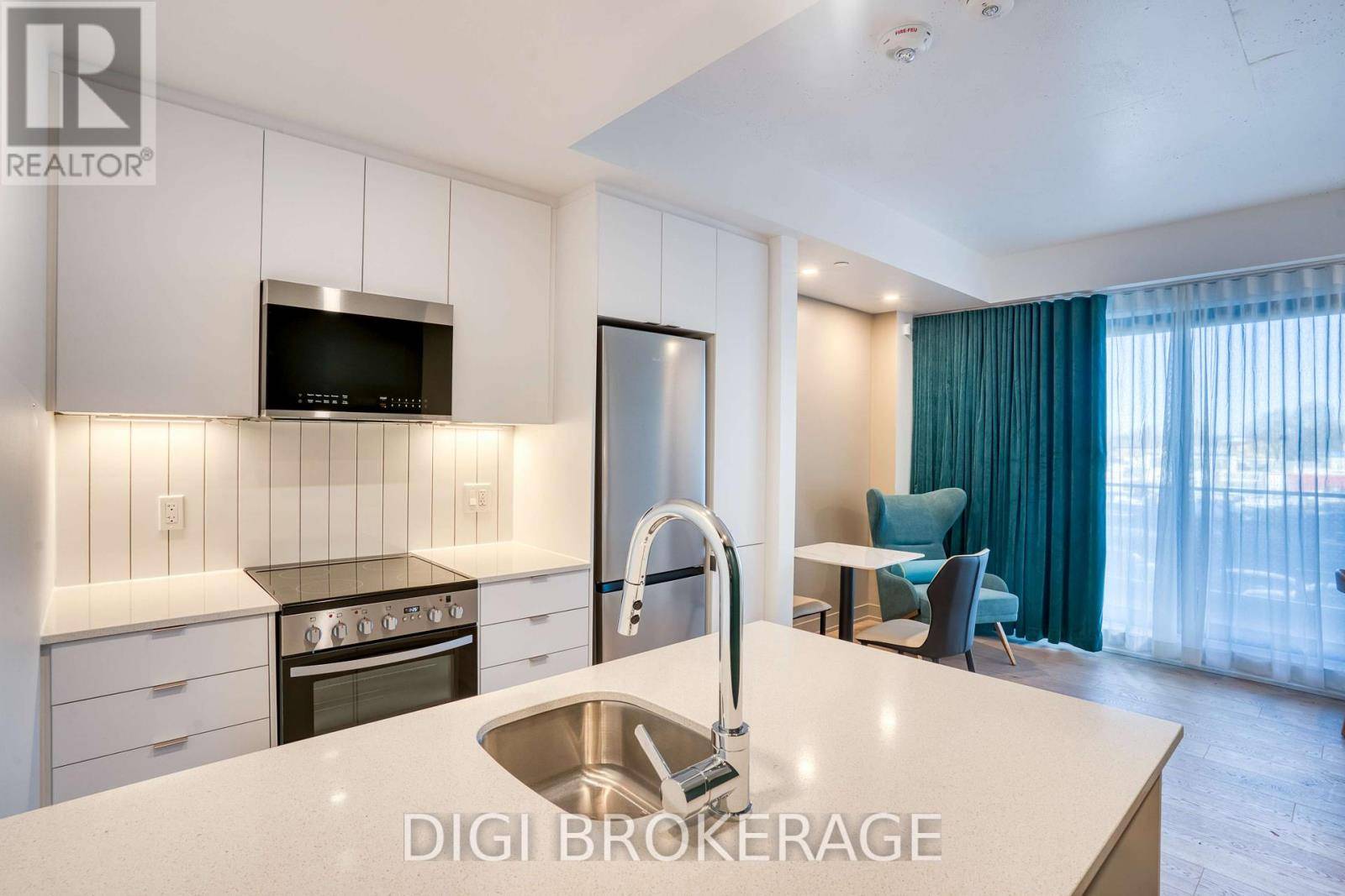 Ottawa, ON K1J0E4,1250 Cummings AVE #423