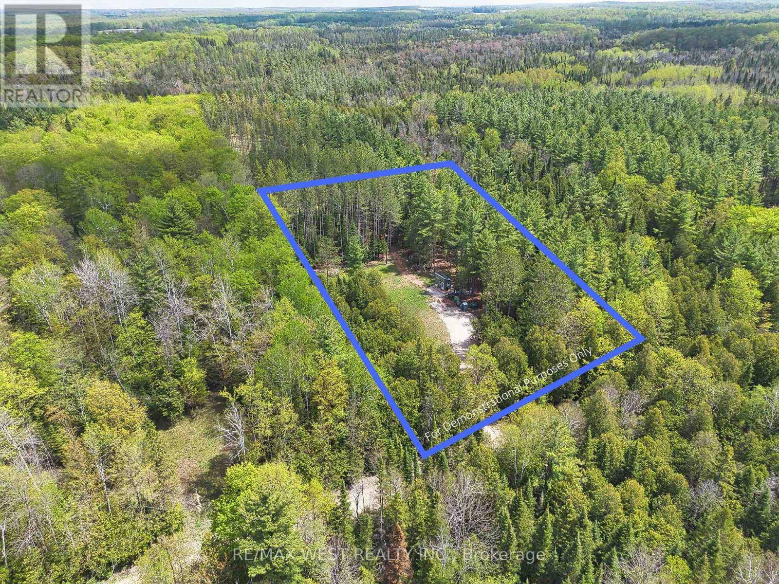 Chatsworth, ON N0H1C0,796331 EAST BACK LINE