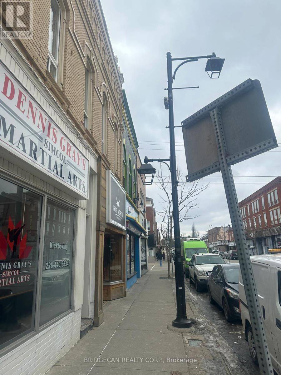 Norfolk (simcoe), ON N3Y1W4,32 ROBINSON STREET