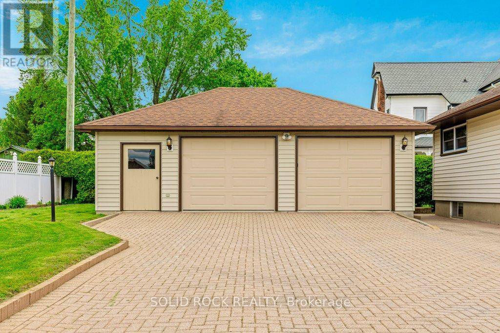 South Dundas, ON K0E1K0,7 BROUSE DRIVE