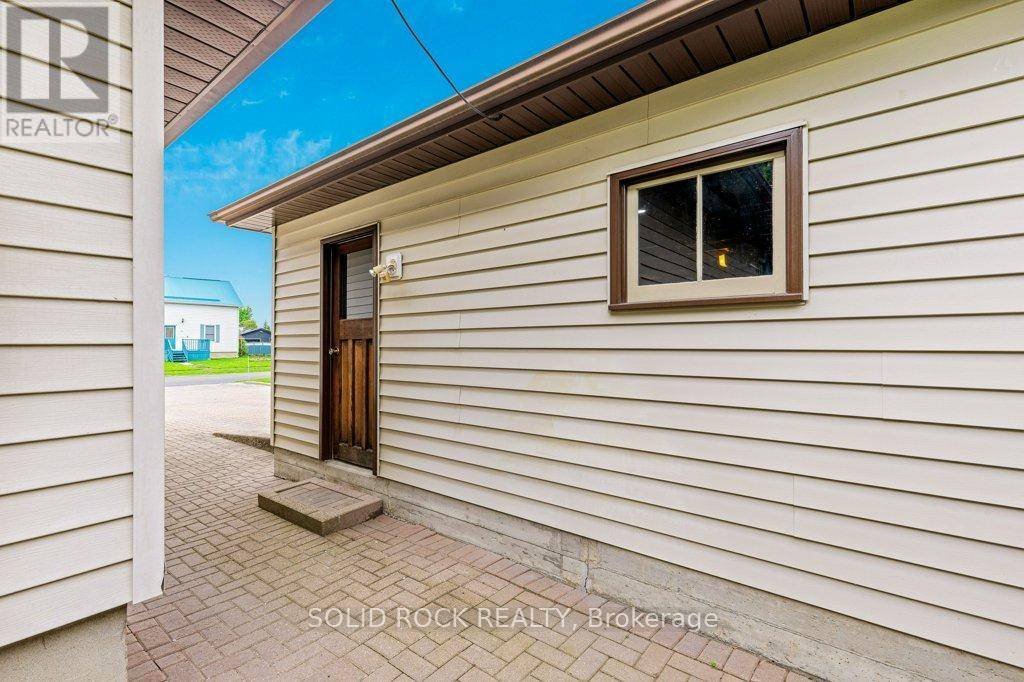 South Dundas, ON K0E1K0,7 BROUSE DRIVE