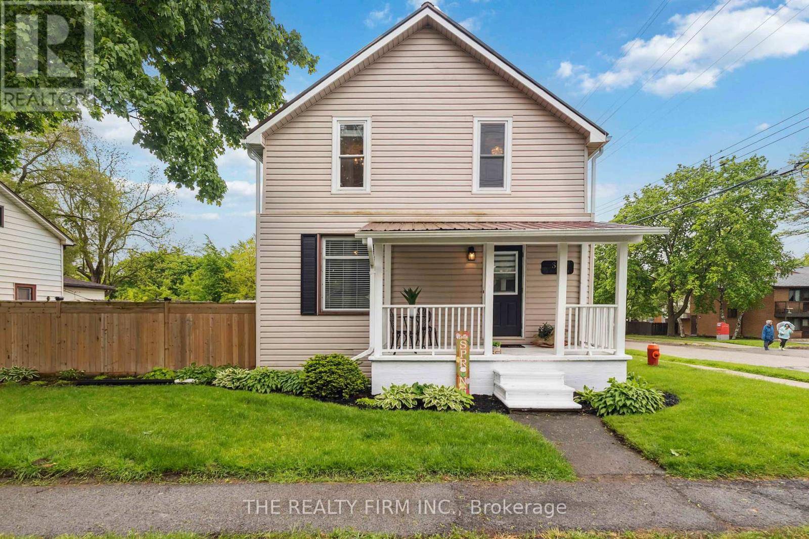 Aylmer, ON N5H1C5,36 WALNUT STREET W