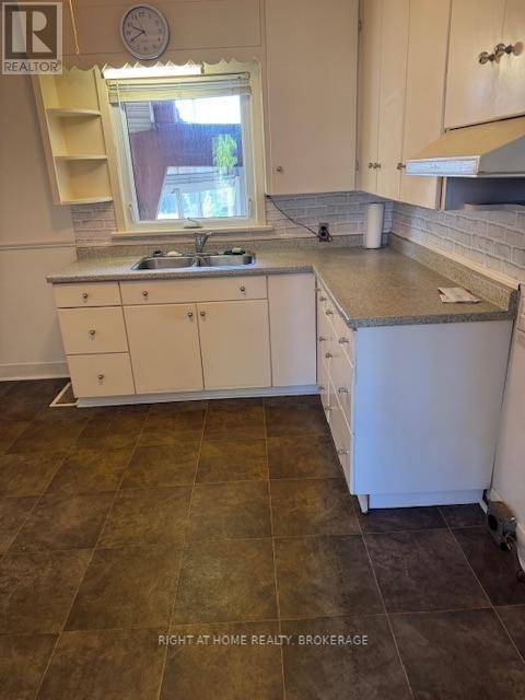 St. Catharines (martindale Pond), ON L2N4B1,29 HENLEY DRIVE