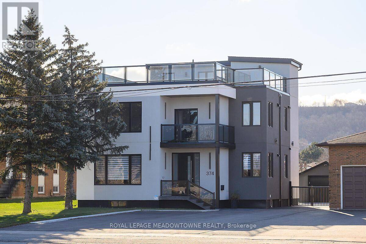 Hamilton (stoney Creek), ON L8G1E8,374 HIGHWAY 8