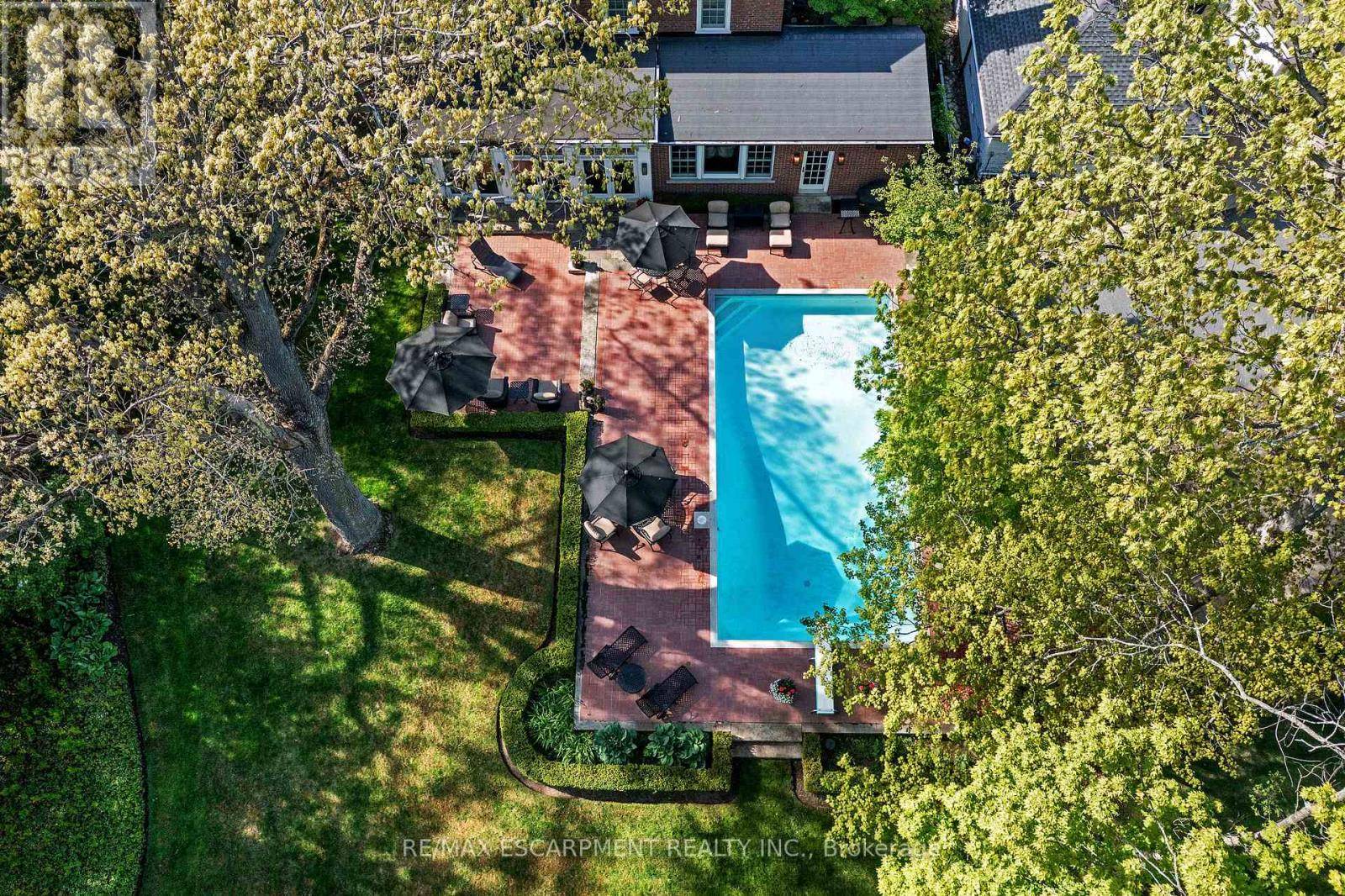 Hamilton (westdale), ON L8S4E9,5 MAYFAIR PLACE
